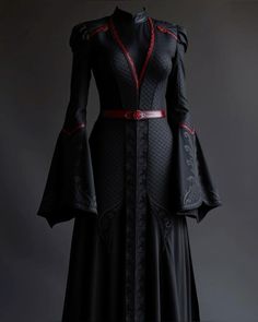 Rhaenyra Dress, Hotd Dresses, Targaryen Clothes, Dragon Riding, Gra O Tron