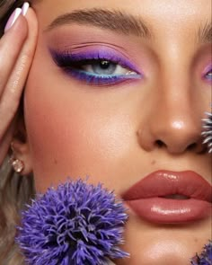 Facial Mole, Faces Female, Pure Makeup, Makeup Editorial, Flower Makeup, Casual Makeup, Heavy Makeup, Glitter Eye Makeup, Glitter Eye