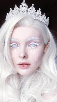 Artsy Makeup, Special Makeup, White Makeup, Queen Makeup, Smink Inspiration, Sfx Makeup, Halloween Makeup Looks, Halloween Make Up