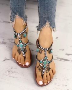 Boho Style Shiny Embellished Toe Post Flat Sandals Boho Mode, Estilo Hippie, Boho Sandals, Womens Sandals Flat, Boho Stil, Ladies Dress Design, Toe Rings, Shoes And Boots, Gladiator Sandals