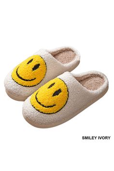 Treat your toes to a luxurious retreat with these plush, cozy slippers! Soft, comfy, and cute, they keep your feet warm and toasty with an irresistibly cozy feel. Slip into relaxation and chillax in style! Fuzzy Slides, Laughing Face, Preppy Women, Yellow Smiley Face, Memory Foam Shoes, Plastic Heels, Plush Slippers, Indoor Slippers, Cute Slippers