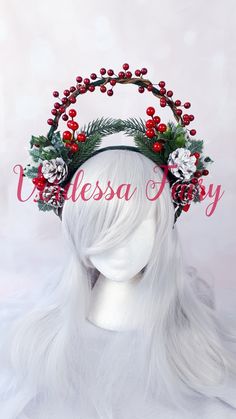 This Christmas Yule wreath headpiece is a splendid Christmas halo headpiece featuring berries and holly. This piece is a beautiful photo shoot prop or a fabulous accessory to elevate your holiday outfit and spread some holiday cheer to all those who see you. Made to look like a Holiday wreath, this wonderful headpiece is full of wonderful Yuletide magic. Mounted to a wide, toothed headband, this piece is firm but flexible and will fit a child or adult.  This piece is also TWO SIDED. It can be sw Christmas Headband Diy, Yule Wreath, Christmas Fascinator, Christmas Headdress, Christmas Headpiece, Christmas Headwear, Christmas Headbands, Halo Headpiece, Christmas Displays