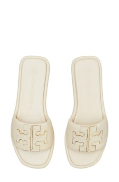 A sleek leather slide accented by Tory's signature double-T logo is ready to upgrade your warm-weather style. Leather upper and lining/rubber sole Imported Shoe Ideas For Women, Tory Burch Slides, Spring Shoes Women, Shoes For School, Pretty Sandals, Pretty Shoes Sneakers, Shoe Ideas, Shoes Sneakers Jordans, Tory Burch Sandals