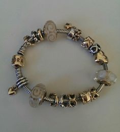 Pandora Bracelet Mixed Metals, Two Toned Jewelry, Bracelet Making Ideas, Pandora Bracelet Ideas, Two Tone Jewelry, Pandora Bracelet Charms Ideas, Pandora Bracelet Designs, Nagellack Trends, Jewelry Accessories Ideas