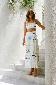 A design and print combo inspired by warm tropical vacations! The Estelle Top is made from a structured natural linen cotton blend fabric with our exclusive laguna print. It features adjustable straps, contrast yellow trims and a cropped hem. Get the set and pair with the Estelle Midi Skirt! Designed exclusively by Sabo. Printed Midi Skirt, Sabo Skirt, Sleeveless Crop Top, Natural Linen, Unique Fashion, Linen Blend, Fitness Fashion, Skirt Set