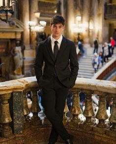 Prom Looks For Guys, Suits For Guys, Boy Prom Outfit, Prom Outfits For Guys, Formal Suits Men, Side Character, Mens Photoshoot Poses, Gym Guys