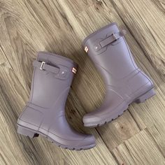 Nwb Hunter Original Short Matte Rain Boots Us Sz 6, Euro 37 Hunter Shoes, Women Hunters, Winter Rain, Women's Boots, Color Purple, Rain Boots, Womens Boots, Shoe Boots, Size 6