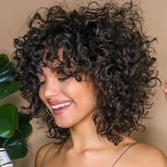 (1) Klaiyi Bouncy Curls Short Human Hair Wigs with Bangs Glueless Pixie Cu– KLAIYI Kręcony Bob, Human Hair Wigs With Bangs, Natural Curly Hair Cuts, How To Curl Short Hair, Short Human Hair Wigs, Short Curly Haircuts, Short Curls, Haircuts For Curly Hair, Curly Human Hair Wig