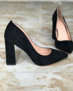 Black Pencil Heels Classy, Business Causal Shoes For Women, Proffesional Work Shoes, Heels For Work Office Style, Business Professional Heels, Office Heels Classy, Corporate Heels, Black Small Heels, Business Shoes Women