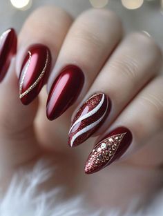 Christmas Gold And Red, Green Christmas Nail Designs, Black Christmas Nails, Green Christmas Nail, Nail Colors Ideas, Matte Green Nails, Nails For 2023, Green Christmas Nails, Christmas Nail Colors