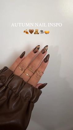 Oval Nails For Fall, Nails Fall Winter 2024, Nail Atum Designs, Fall Nails Designs 2024, Fall Nails Chocolate Brown, Nail Inspired Fall, Almond Nails Trendy Fall, Nail Design Abstract, Simple Fall French Nails