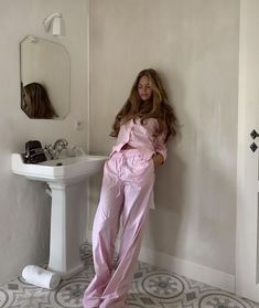 Soft Life Era, Femininity Tips, Soft Life, Rich Girl Lifestyle, Pink Life, Quiet Life, Classy Aesthetic, Wedding Lingerie, Everything Pink