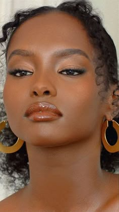 Soft Makeup Looks Black Women Natural, Mango Makeup Look, Ami Cole Makeup, Janelle Monae Makeup, Natural Makeup On Black Women, Latte Makeup Black Woman, Glowy Makeup Dark Skin, Natural Makeup For Black Women Dark Skin, Latte Makeup Look Brown Skin