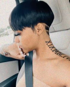 Bowl Cut Black Women, Mushroom Cut Black Women, Mushroom Cut, Pretty Short Hair, Tapered Natural Hair, Neck Tattoos Women