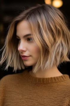 Shoulder Length Bob Fine Hair, Medium Blonde Short Hair, Short Angled Bob Haircut Choppy Layers, Short Blonde Bob Hairstyles Fine Hair, Unstyled Bob Haircut, Chin Length Layered Haircuts, Chin Length Straight Hair, Short Hair Styles Bob, Choppy Blonde Bob