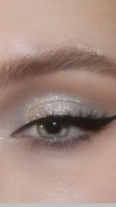 Sparkly Makeup Looks Simple, Homecoming Makeup Sparkly, Silver Makeup Looks For Wedding, Hoco Makeup Ideas Silver, Glittery Eye Makeup Natural, Prom Makeup With Diamonds, Hoco Makeup Silver, Prom Makeup Looks Silver, Silver Sparkle Makeup