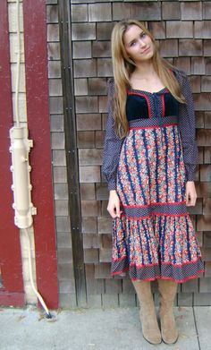 Navy Gunne Sax...love this one 60s 70s Fashion, Homecoming Dance, Seventies Fashion, Jessica Mcclintock