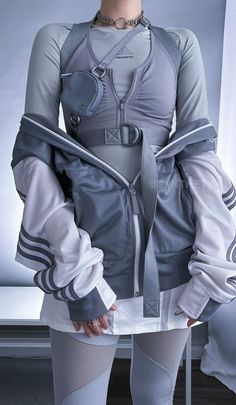 Cool Techwear Outfits, Feminine Cyberpunk Outfit, Future Aesthetic Outfit, Blue Techwear Outfit, Outfit Ideas Futuristic, Cyberpunk Outfit Inspiration, Rococo Techwear, Futuristic Casual Fashion, Korean Futuristic Fashion