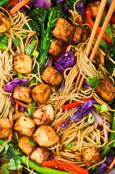 stir fry with noodles, vegetables and tofu