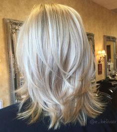 Medium Cut with Angled and Feathered Layers Dunner Wordend Haar, Medium Length Hairstyles, Medium Length Hair With Layers, Medium Cut, Haircuts For Fine Hair, Medium Hair Cuts, Shoulder Length Hair, Blonde Balayage, Medium Length Hair Cuts