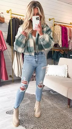 Cute Going Out Outfits Night Casual Fall, Corset Top Outfit Fall, Meal Outfit Evening Casual, Nashville Fall Outfits Going Out, Comedy Show Outfit Night Winter, Concert Outfits Fall, Boutique Outfit Ideas, Alexis Fashion, Fall Outfit For Women