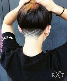 Back Of Head Shaved, Shornnape Undercut, Girls With Shaved Heads, Undercut Styles