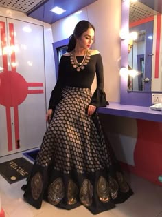 Heavy Skirt And Top, Black Top And Skirt Outfit Indian, Long Skirt With Top Party Wear, Skirt Lehnga Designs, Plain Lehnga Outfit, Indowestern Skirt And Tops, Black Skirt Outfit Indian, Top And Skirt Outfit Wedding, Black Skirt Top Indian Outfit