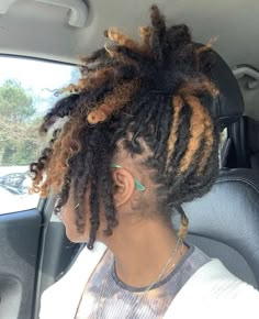 Locs Dyed In The Back, Super Short Locs, Locs With Blonde Highlights, Skunk Stripe Dreads, Loose Locs, Natural Locs With Curly Ends, Dyed Locs Black Women, Locs For Women, Loc Selfies