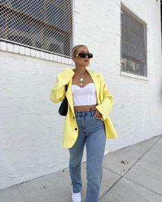 Staple Clothes, Clothes Pieces, Outfit Ideas Street Style, Classic Glam, High Rise Straight Jeans, Hailey Bieber Style, Street Wear Outfits, Yellow Fits, Streetwear Style