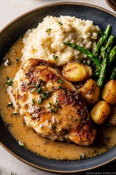 Creamy Garlic Chicken Dinner Ideas Fresh, Chicken 40 Cloves Garlic, Chicken Cutlets And Mashed Potatoes, Chicken Recipe For Dinner Party, Gourmet Chicken Breast Recipes, Best Family Recipes, Classy Dinner Recipes, Fine Dining Chicken Recipes, Gourmet Lunch Ideas