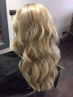 Boho Blow Dry, Boho Blowdry Long Hair, Tonged Curls Long Hair, Curls Blowout Hairstyles, Simple Beach Waves Hair, Blow Wave Curls, Big Curls Prom Hair, Wavey Curls Hair Styles, Ghd Curls Long Hair