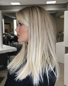 Balayage Hair Light, Blonde Hair Inspiration Long, Hair Light Blonde, Gorgeous Blonde Hair, Bright Blonde Hair, Blonde Hairstyle, Hair Inspiration Long, Light Blonde Hair