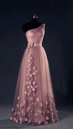 Baju Kahwin, Pink Evening Dress, Tulle Evening Dress, Stil Boho, فستان سهرة, Gorgeous Gowns, Beautiful Gowns, Fancy Dresses, Street Styles