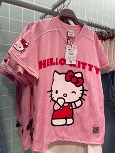 Hello Kitty Girls Aesthetic, Hello Kitty Shirt Aesthetic, Hello Kitty Outfit, Hello Kitty Merchandise, Hello Kitty Rooms, Kitty Clothes, Hello Kitty Clothes, Hello Kitty Accessories