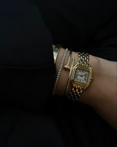 Layered Bracelets Aesthetic, Inexpensive Jewelry, Body Chains, Paris Mode, Old Money Style