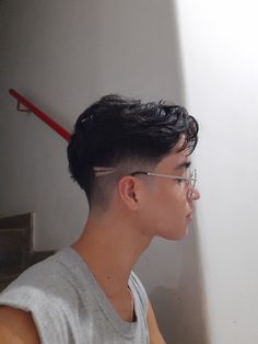 @justteus Hispanic Haircuts, Mens Undercut Hairstyle, Fade Haircuts For Men, Best Fade Haircuts, Asian Man Haircut, Asian Haircut