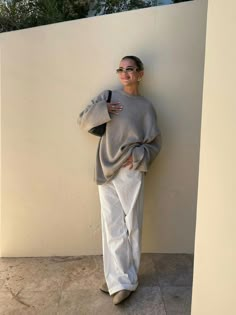 Broderie Pants White - White | Djerf Avenue Scandi Spring Outfits, Cold Christmas, Business Professional Outfits, Mode Zara, Matilda Djerf, Corporate Outfits, Aesthetic Winter, Streetwear Aesthetic