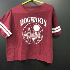 Hogwarts Semi Cropped Shirt Red Cotton Grunge Top, Cargo Outfits, Hogwarts Shirt, Cargo Outfit, Olive Top, Distressed Top, Hogwarts Aesthetic, Semi Cropped, Harry Potter Outfits