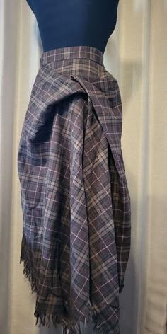 Vivienne Westwood Super Rare Bustle Skirt Size UK10 Plaid Used From Japan | eBay Vivienne Westwood Clothes, Unique Skirts Design, Vivienne Westwood Punk, I Was A Teenage Werewolf, Catholic Guilt, Real Life Outfits, Vivienne Westwood Fashion, Learning How To Sew, Teenage Werewolf