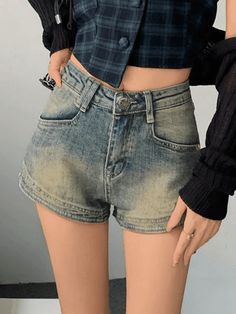 Vintage Wash Faded Denim Hot Shorts - AnotherChill Retro Summer Outfits, Street Y2k, Bodycon Floral Dress, Vintage Punk, Hot Shorts, Retro Summer, Faded Denim, Short En Jean, Modern Prints