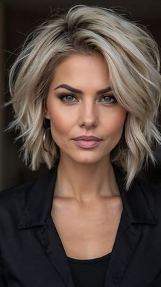 Beachy Waves Short Hair, Short Braid, Short Bleached Hair, Brown Wavy Hair, Chic Bob, Mom Haircuts, Hair Dye Ideas, Bob Cuts, Messy Buns