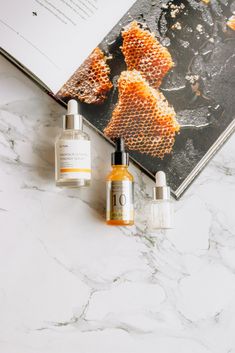 How to cure acne & give your skin a natural glow? Propolis Ampoules & Serums Ranking | It's Skin, LeeGeeHaam, iUnik, Skinfood |  Propolis is used all around the world as an antibacterial ingredient to fight acne, smooth the skin texture, give it a glow and brighten your skin. This time I've decided to focus on propolis ampoule to help you select the best one Acne Mask, Portulaca Oleracea, Acne Scar, Home Remedies For Acne, Asian Skincare, Skincare Photography, Anti Ageing, Korean Cosmetics, Skin Food