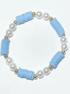 Beads Design Bracelet, Blue Bracelet Ideas Clay Beads, Bracelet Designs Clay Beads, Friendship Bracelet Ideas Clay Beads, Play Bracelet Ideas, Flat Bead Bracelet Patterns, Bead Clay Bracelets, Cute Bracelets To Make With Clay Beads, Y2k Bracelets Clay Beads