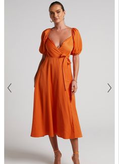 Midsize Summer Outfits, Feminine Summer Outfits, Orange Outfits, Midsize Summer, Midi Wrap Skirt, Perfect Summer Outfit, Stylish Summer Outfits