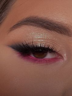 Pink Underline Makeup, Pink Easy Makeup Looks, Girly Makeup Looks Pink, Hoco Makeup Ideas Pink, Easy Prom Makeup Looks, Pink Makeup Looks For Brown Eyes, Pop Of Pink Eyeshadow, Pink Valentines Outfits For Women, Make Up No Eyeliner