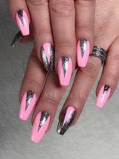 Makeup Nails Designs, Nagellack Trends, Makeup Nails Art, Fancy Nails Designs, Her Nails, Pink Nail Art, Pretty Nail Art Designs, Black Nail, Pretty Nail Art