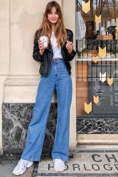 Wide Leg And Tshirt Outfit, Wide Leg Pants Outfit Denim, Pantalon Wide Leg Outfit, Wide Leg Winter Outfit, Wide Leg Jeans Winter Outfit, Denim Wide Leg Pants Outfit, Wide Leg Pants Outfit Winter, Outfits Wide Leg Jeans, Look Wide Leg Jeans