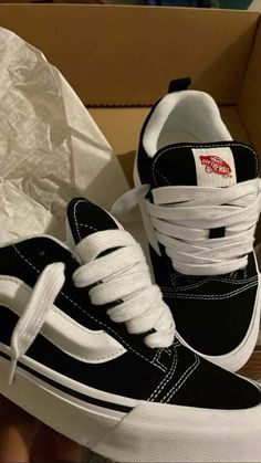 New Shoe Releases, Snikers Outfit Sneakers, 2000s Sneakers Women, Thick Shoe Laces, Big Laces Shoes, Christian Zerotreshoes Outfit, Proclub Sweats, Underrated Shoes, Shoes That Go With Everything