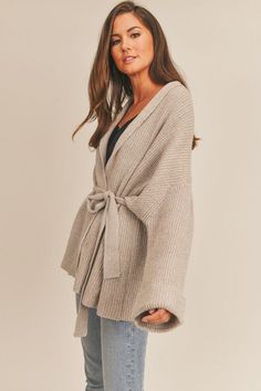 kimono cardigan
cozy cardigan Knit Kimono, Balloon Sleeve Cardigan, Long Sleeve Kimono, Big Knits, Kimono Sweater, Cardigan Beige, Belted Cardigan, Statement Dress, Wrap Coat