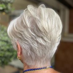 Popular Short Haircuts, Short White Hair, Fine Straight Hair, Edgy Short Hair, Short Choppy Hair, Peinados Fáciles Para Cabello Corto, Short Hair Over 60, Haircut For Older Women